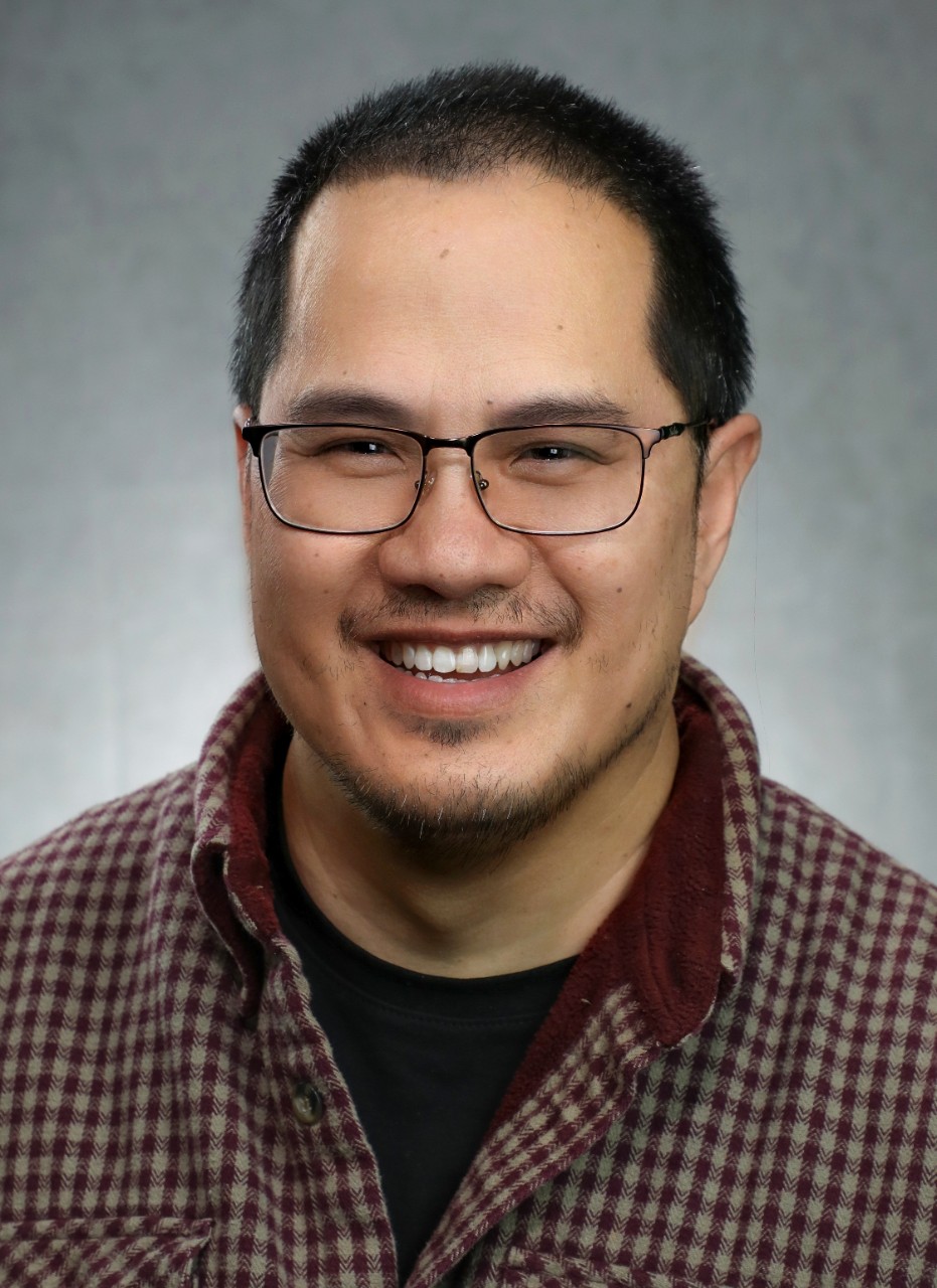 jason-jones-2021 Headshot of Jason Jones
